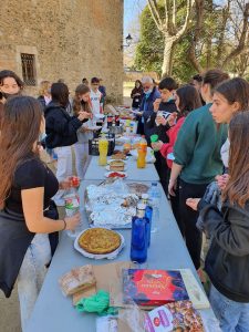 Dinar organitzat per les famílies i alumnes